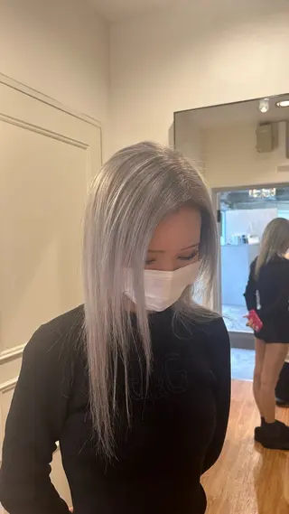 カラー ユイ コハルのヘアスタイル