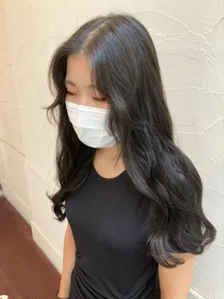 ロング パーマ 大岩 茉愉のヘアスタイル