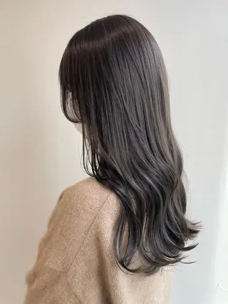 ロング カラー 山口 莉奈のヘアスタイル