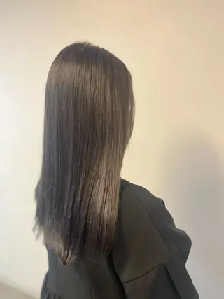 ロング 縮毛矯正✨グレー ジュカラー✨MOEのヘアスタイル