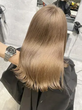 ロング ＿WHITE鳳店 アンダーバーホワイトのヘアスタイル
