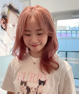 セミロング カラー レイヤー/ブリーチ ♥️【木坂 桃歌】のヘアスタイル