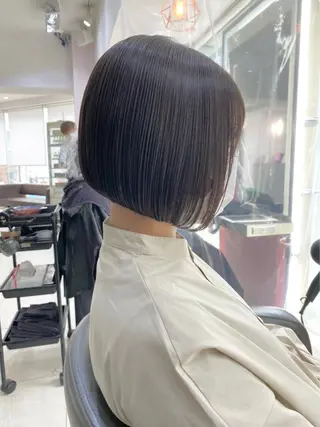 ショート カラー ボブ×艶髪｜ 艶カラー🩶石橋怜大のヘアスタイル