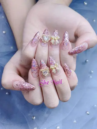 ネイル She   Nail所属・ISA_ BELLAのネイルデザイン