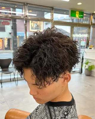 ショート パーマ メンズ フェザーパーマメンズ ツイスパ京都駅前のヘアスタイル
