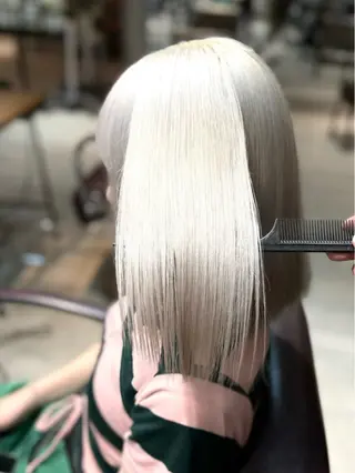 ミディアム カラー 🎀ハイトーン・艶 カラー HANA🎀のヘアスタイル