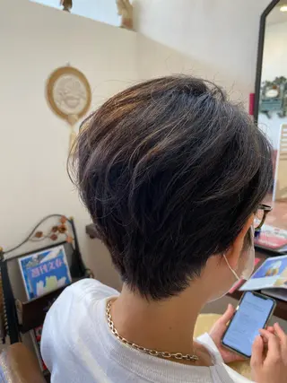 ショート カラー 戸諸 由香里のヘアスタイル