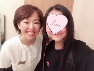 ショート カラー パーマ ヘアアレンジ キッズ ネイル マツエク・マツパ ニキビ跡専門サロン Ainaのエステ・リラクイメージ