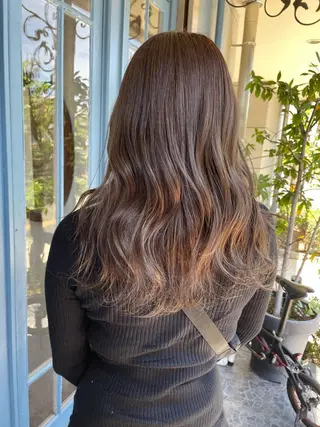 セミロング 齋藤 樹里のヘアスタイル