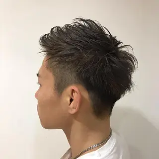 ショート カラー 小川 舜人のヘアスタイル