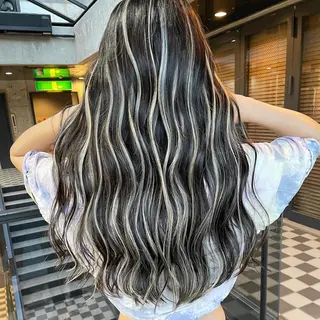 ロング カラー タナカ タクヤのヘアスタイル