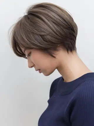 ショート カラー ツジガキ ユウスケのヘアスタイル