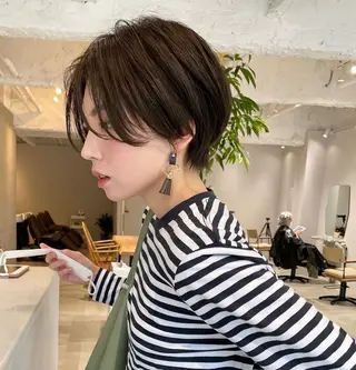 ショート AILERON 持倉のヘアスタイル
