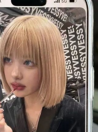 カラー 新垣 杏凜のヘアスタイル