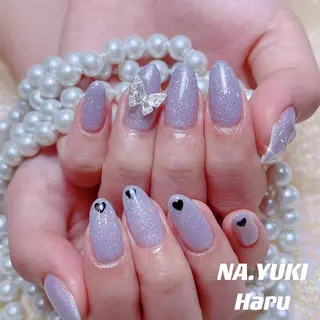 ネイル 🦋 Queenieのネイルデザイン