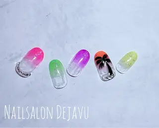 ネイル Nail salon Dejavu 🌿のネイルデザイン