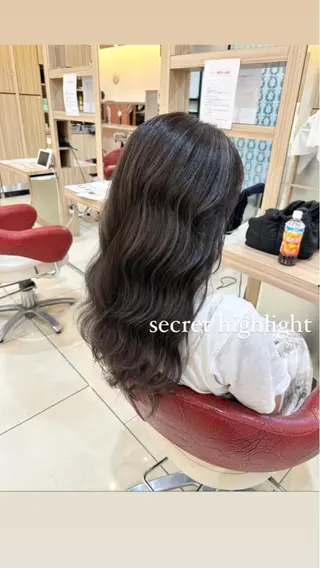 ロング カラー フェザー/波巻き 雫石大夢のヘアスタイル