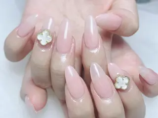 ネイル Elegant beautyルイのネイルデザイン