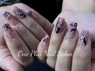 ネイル One Plus Nail Salonのネイルデザイン