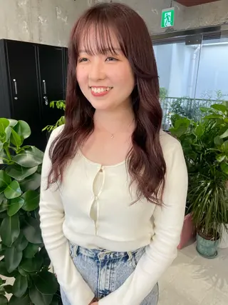 ロング MIFA レイヤー／パーマのヘアスタイル