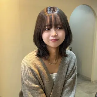 ミディアム カラー 神谷 凪のヘアスタイル