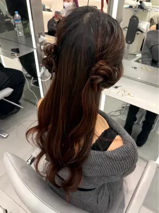 ヘアアレンジ ヘアセット🎀耳つぼ 👂💎MONAMIのヘアスタイル