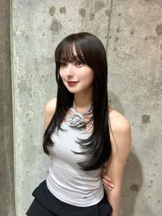 ロング レイヤーカット 新宿🤍Maiのヘアスタイル