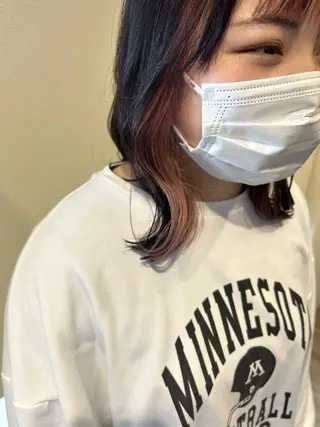 ミディアム カラー 仁木 彩奈のヘアスタイル