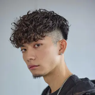 ショート パーマ メンズ フェザーパーマ職人 🪶ryosukeのヘアスタイル