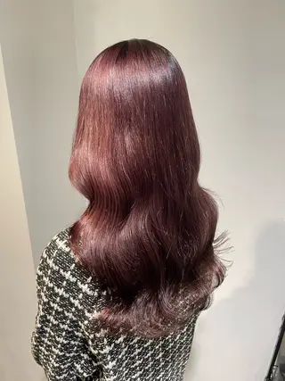 カラー フェザーパーマ/ スペインカールのヘアスタイル