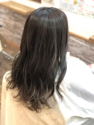 カラー N-plants 和泉中央店のヘアスタイル