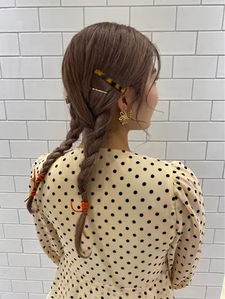 ヘアアレンジ レイヤーカット✖️ 柔らかベージュカラーのヘアスタイル