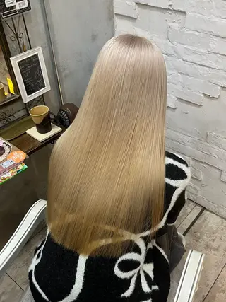 ロング カラー 艶髪/ハイトーン/ ヘアセット/モエノのヘアスタイル