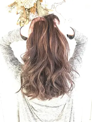 セミロング カラー ヘアアレンジ Mariana/ 鶴原-ハイライトのヘアスタイル