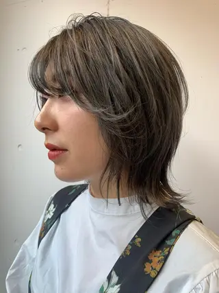 ミディアム カラー Yuki☺︎パーマ レイヤーカットのヘアスタイル