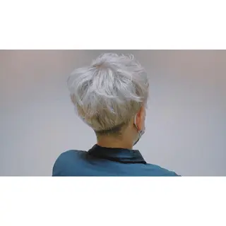 ショート カラー 齊藤 賢祐のヘアスタイル