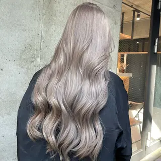 ロング 🫧ハイライトカラー 🫧 𝓜𝓘𝓤のヘアスタイル