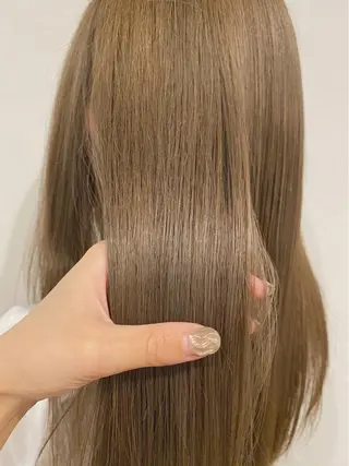 ロング カラー 新谷 桃子のヘアスタイル