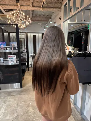 カラー ウルフ/似合わせ レイヤー/RIHOのヘアスタイル