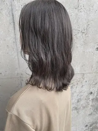 ミディアム カラー 日高 香織のヘアスタイル