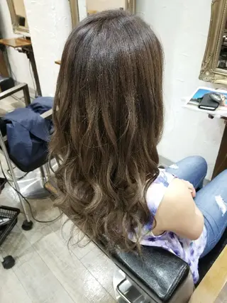 カラー セミロング bathair  所属・bathair 持田侑祐のヘアスタイル