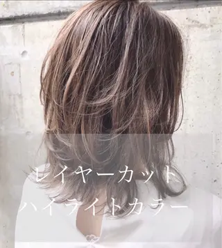 ミディアム カラー AKI アキのヘアスタイル