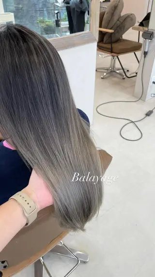 ロング 鈴木 妃帆未のヘアスタイル