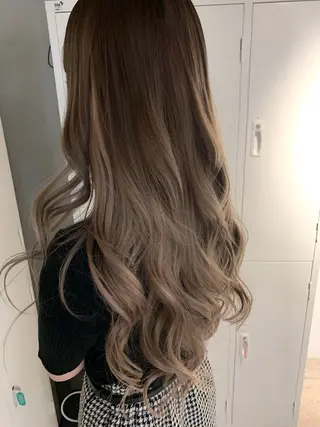 ロング ✨ハイトーン✨艶髪 ✨髪質改善✨和田のヘアスタイル