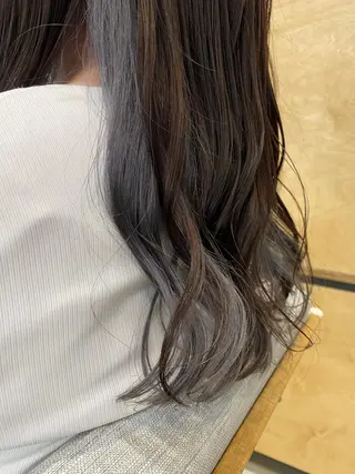 セミロング カラー 高橋 侑莉亜のヘアスタイル