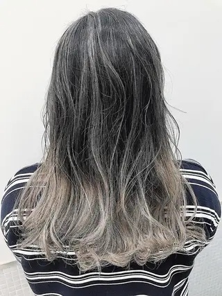 ロング カラー 樋川 早紀のヘアスタイル
