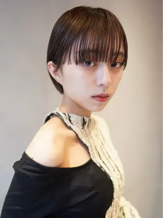 ショート 切りっぱなしボブ/ 艶カラー/綾莉のヘアスタイル