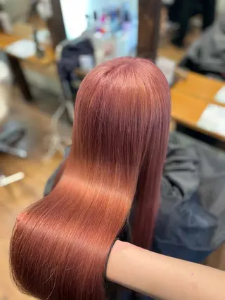 ロング カラー ぴんく髪の美容師🎀 🖤ゆうなのヘアスタイル