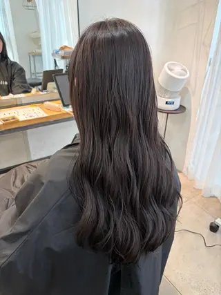 セミロング カラー ブリーチなしWカラー /赤み消し/トモキのヘアスタイル