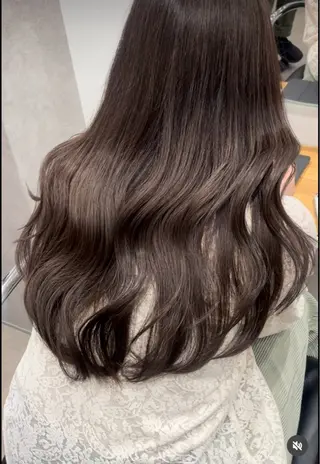 ロング カラー 佐藤 由依/水光カラーのヘアスタイル